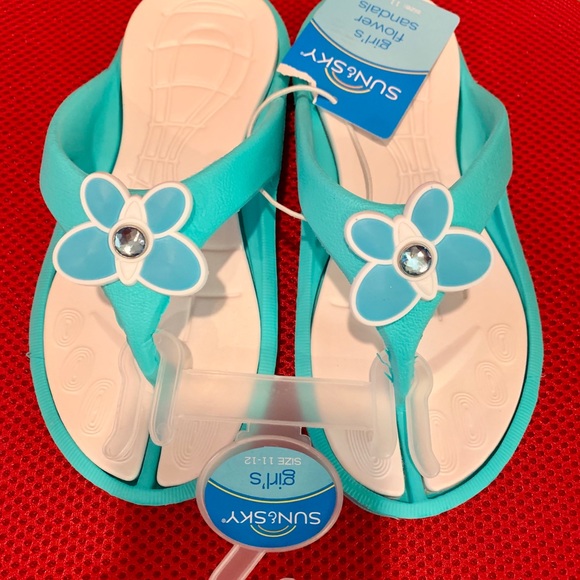 💐💐NWT - Toddler Girl Flip Flop Sandals - Picture 6 of 7